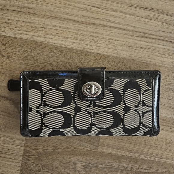 Coach Black and Cream Signature Wallet - Picture 1 of 3